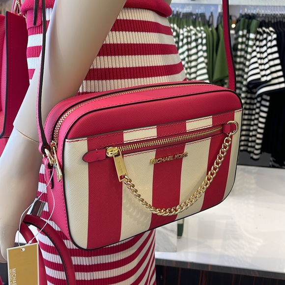 MICHAEL KORS
Jet Set Large EW Zip Chain XBody Saffiano Leathr Crossbody Bag
NWT - Picture 12 of 16